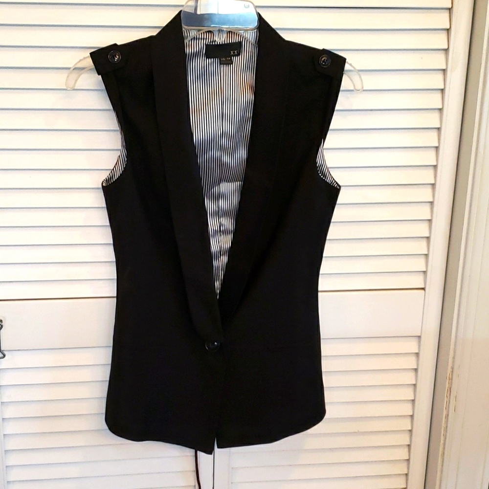 Forever 21 xs black tuxedo collar vest